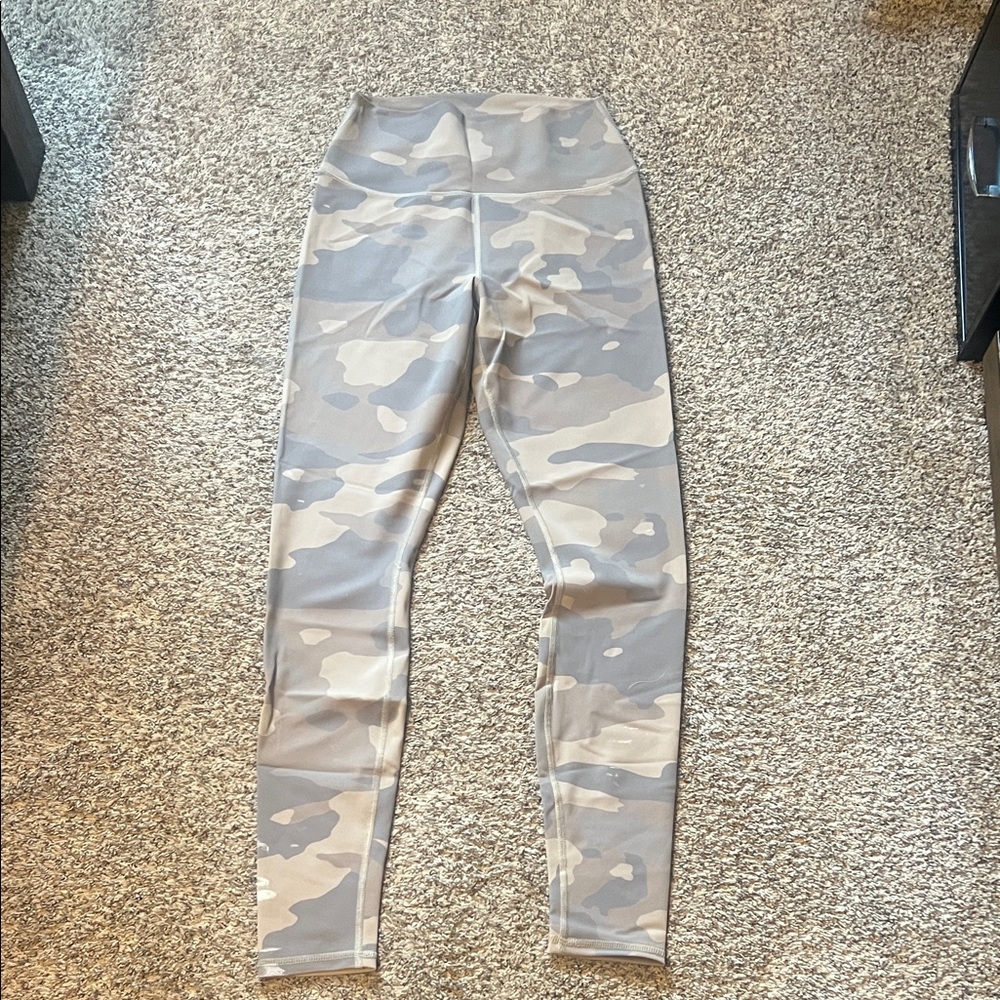 ALO Yoga Camouflage Leggings in Gray and Tan